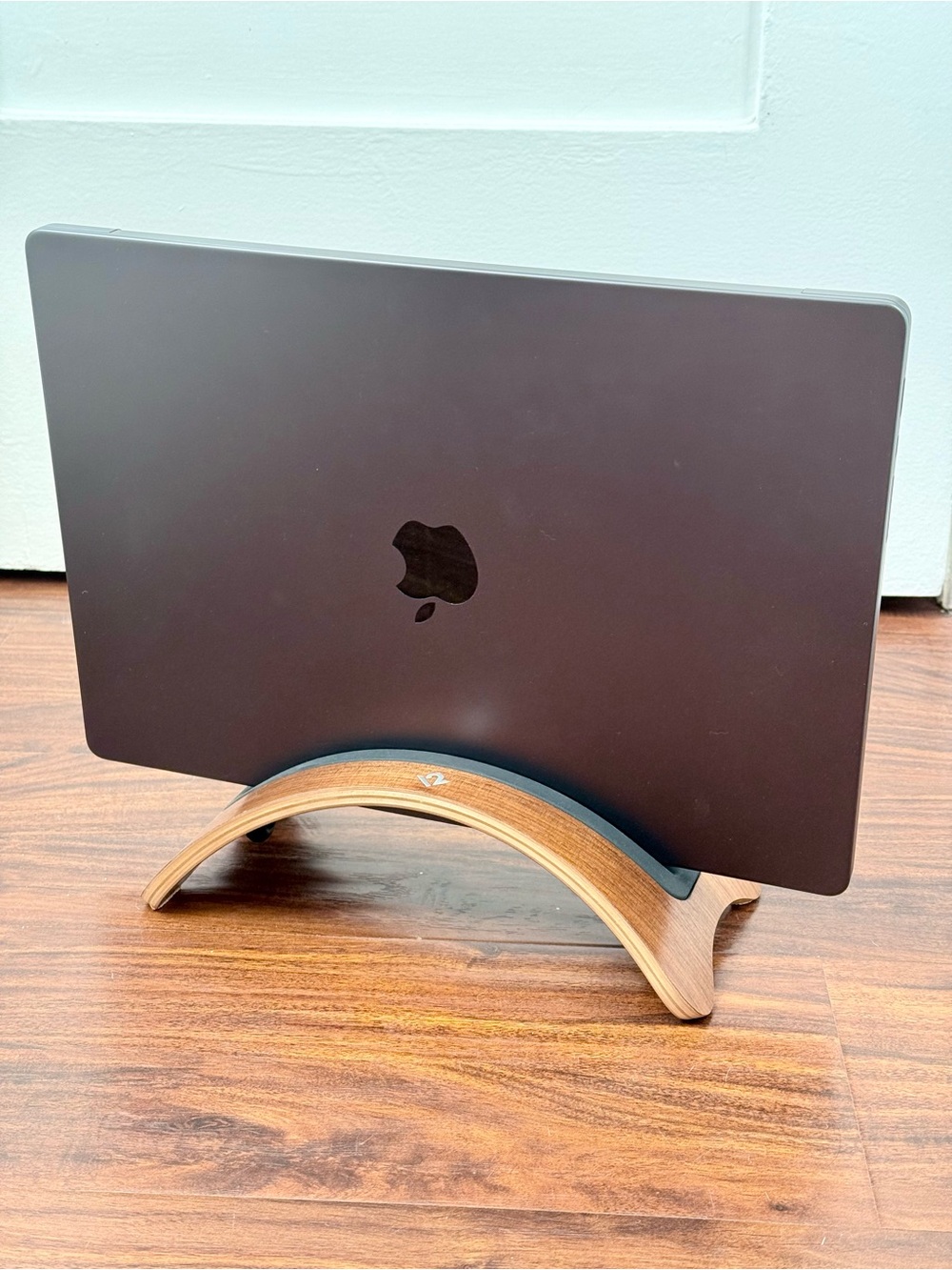Twelve South BookArc Computer Stand Docking Station for MacBooks (Walnut)